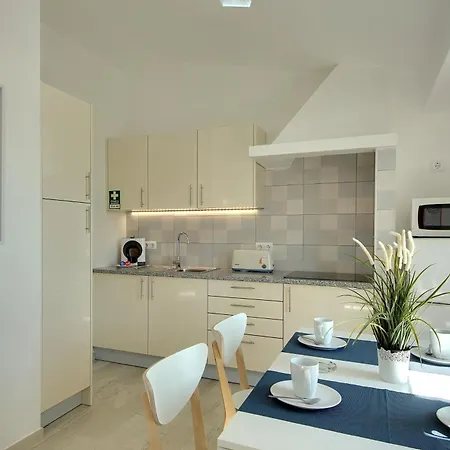 Apartment Tucha *