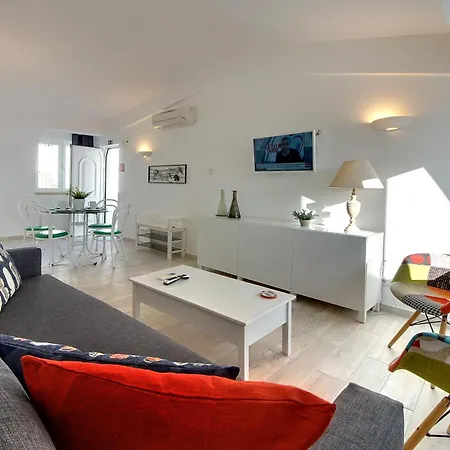 Apartment Tucha *