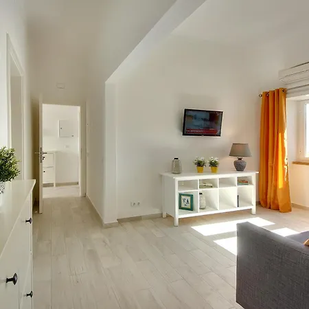 Apartment Tucha *