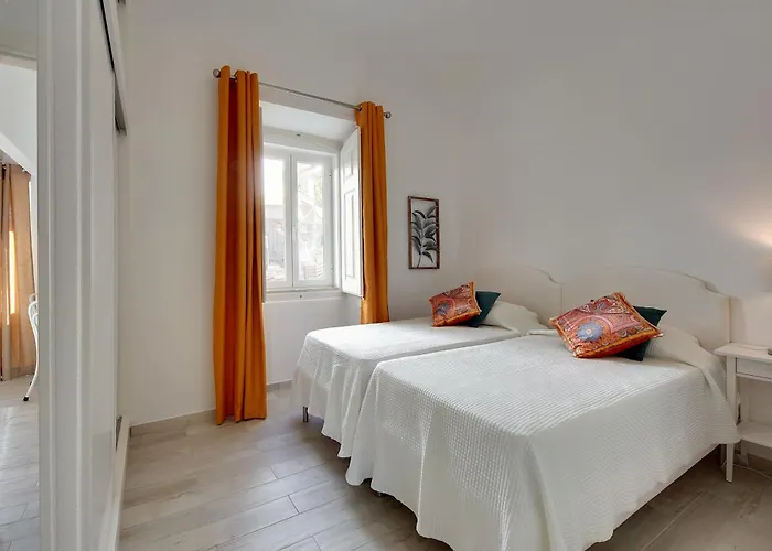 Tucha Албуфейра